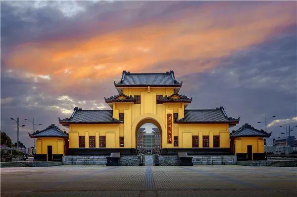 2.雁山区灵川县小西街