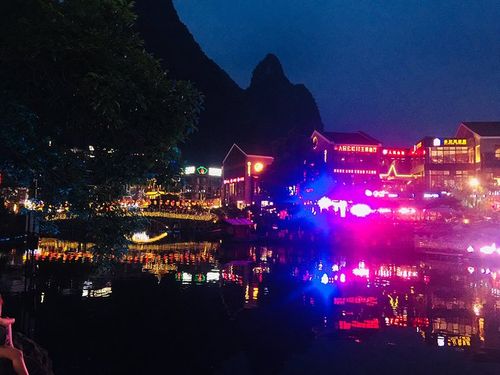3、阳朔西街离西山景区不远，可以去玩一下，毕竟大家都想去看风景。