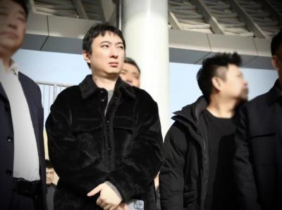 ​王思聪，走向父亲的战场
