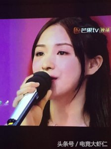 ​二珂快本现场演唱《告白气球》，不愧为点击量一千多万的小仙女
