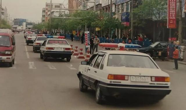 别想着国外警车多酷炫了！看看中国的这些警车，超酷！-