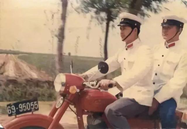 别想着国外警车多酷炫了！看看中国的这些警车，超酷！-