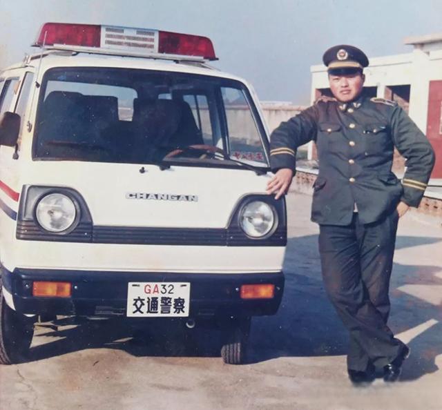 别想着国外警车多酷炫了！看看中国的这些警车，超酷！-