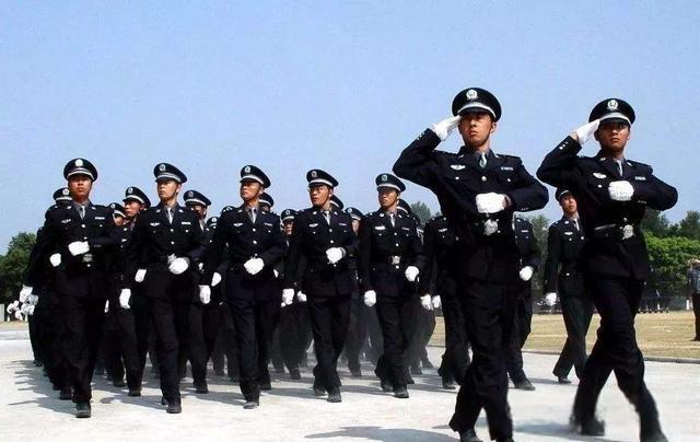 别想着国外警车多酷炫了！看看中国的这些警车，超酷！-