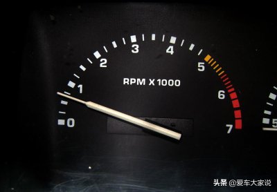 ​汽车怠速多少转正常（为何怠速一般在600-800转）