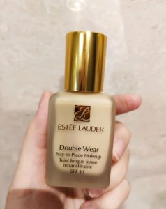 ​dw是什么牌子粉底液（雅诗兰黛DW色号应该如何选择）