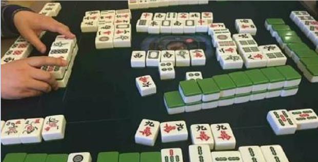 配图