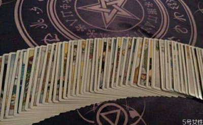 ​如何挑选塔罗牌 初学者买哪种塔罗牌