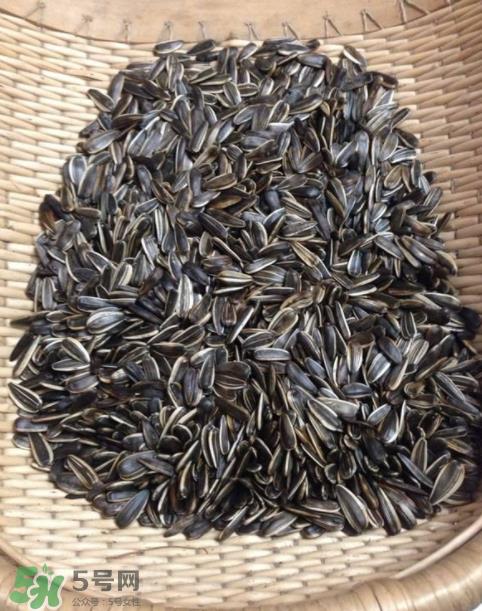 葵花籽是果实还是种子？葵花籽是坚果吗？