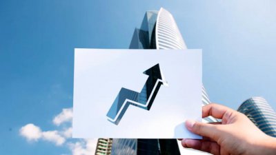 ​中国提速 美国放缓