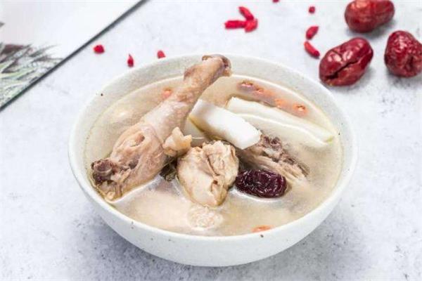 椰子肉煲鸡汤的做法 椰子肉炖鸡汤怎么做好吃