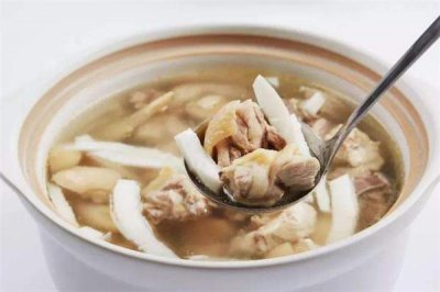 ​椰子肉煲鸡汤的做法 椰子肉炖鸡汤怎么做好吃