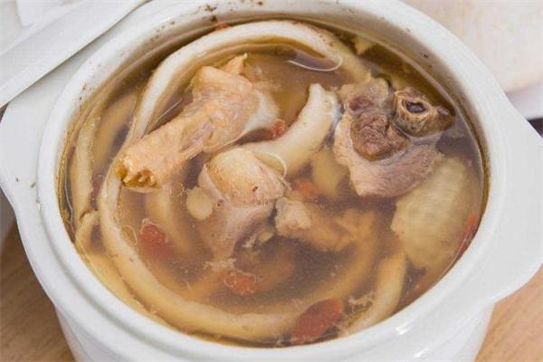 椰子肉煲鸡汤的做法 椰子肉炖鸡汤怎么做好吃