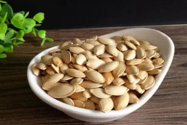 南瓜子吃了会不会长胖 南瓜子的热量高吗