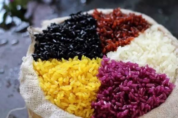糯米饭用热水泡还是冷水泡 糯米饭用什么糯米好