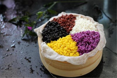 ​糯米饭用热水泡还是冷水泡 糯米饭用什么糯米好
