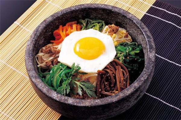 石锅拌饭的热量 石锅拌饭吃了容易胖吗