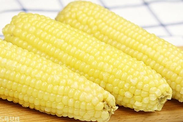 甜玉米隔水蒸多久能熟 这个时间就够了