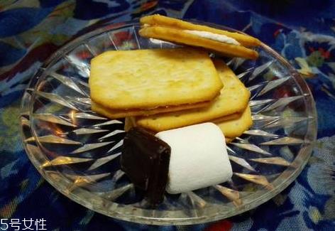微波炉烤饼干用什么键 烧烤功能键 