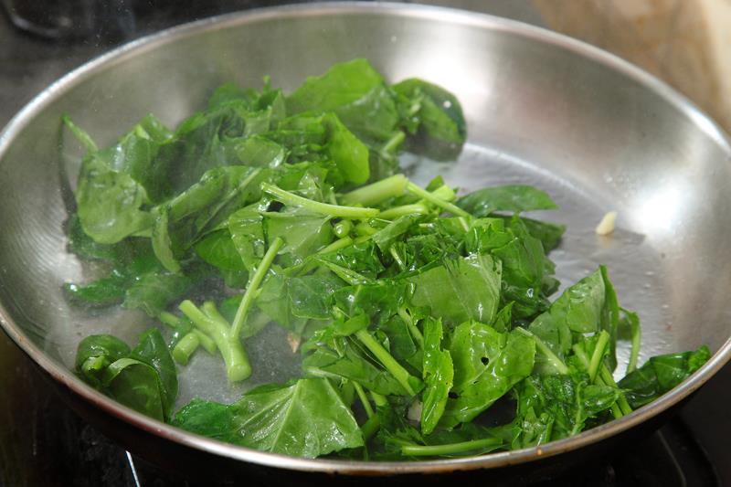 炒菜先放油还是先热锅 4种冷热做法