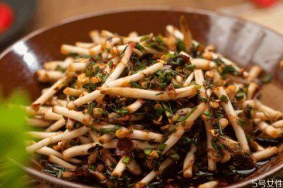​鱼腥草可以怎么吃 吃鱼腥草的方法
