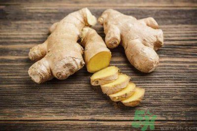 ​炒菜时什么时候用生姜?炒菜的时用老生姜好还是嫩生姜好?
