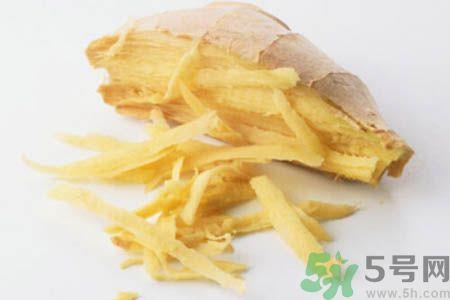 炒菜时什么时候用生姜?炒菜的时用老生姜好还是嫩生姜好?