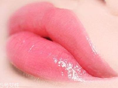 怎么涂口红没有唇纹 怎么涂口红不干没唇纹