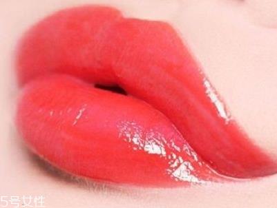 怎么涂口红没有唇纹 怎么涂口红不干没唇纹