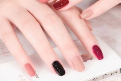 ​指甲油什么牌子的最好 什么牌子的指甲油持久