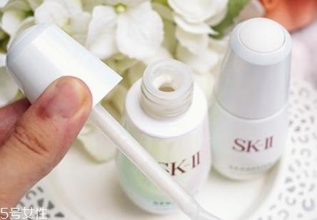 sk2小灯泡和小银瓶哪个好？sk2小灯泡使用测评