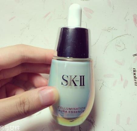 sk2小灯泡和小银瓶哪个好？sk2小灯泡使用测评