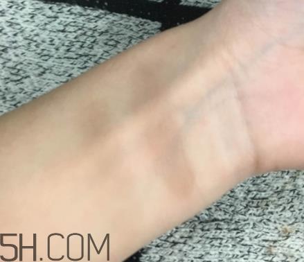 眼影可以用手指涂吗？哪种眼影适合用手指涂