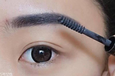 ​黑灰色眉笔好看吗 黑灰色眉笔适合什么人