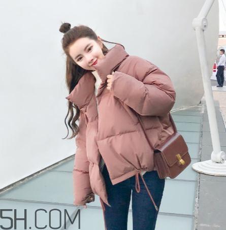 面包服是羽绒服吗？面包服和羽绒服的区别