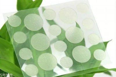 ​贴了痘痘贴能化妆吗 痘痘贴的正确使用步骤