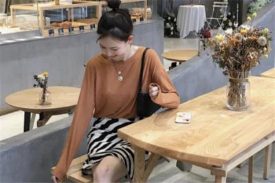 ​腋下包搭配什么衣服 腋下包什么牌子好