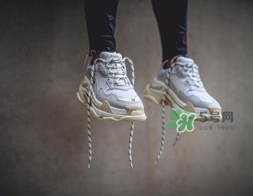balenciaga triple s上脚效果怎么样？巴黎世家复古训练鞋上脚