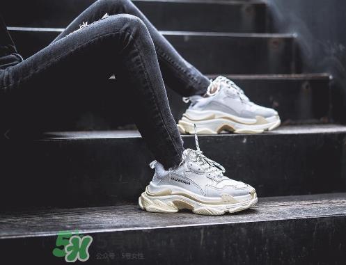 balenciaga triple s上脚效果怎么样？巴黎世家复古训练鞋上脚