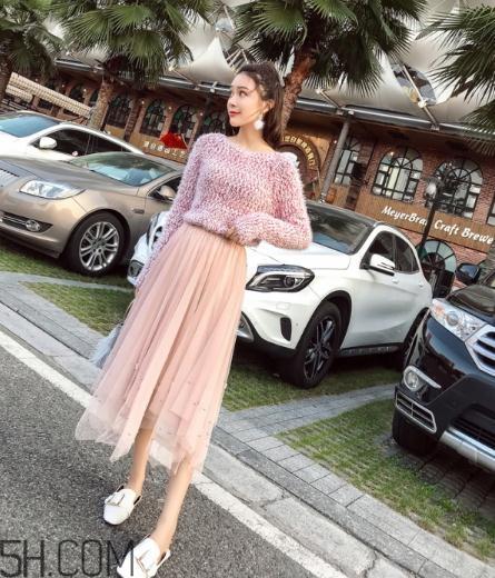 粉色裙子配什么鞋子？不同款式不同的风格