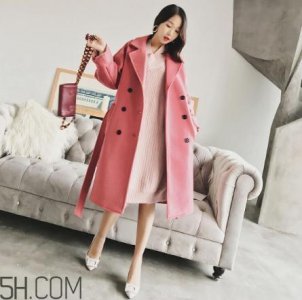 ​粉色裙子配什么鞋子？不同款式不同的风格