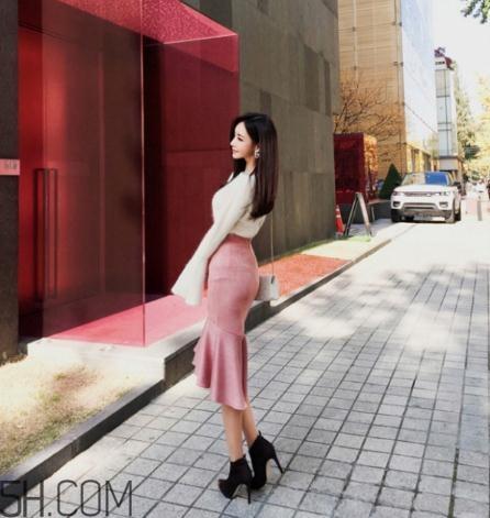 粉色裙子配什么鞋子？不同款式不同的风格