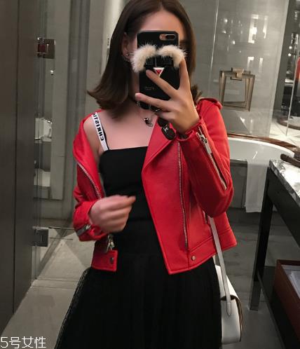 皮衣磨白了怎么办？皮衣上色要仔细
