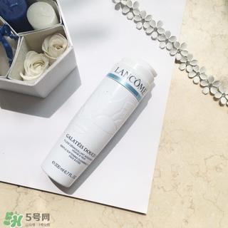 粉底液需要卸妆吗,粉底液需要用卸妆水吗