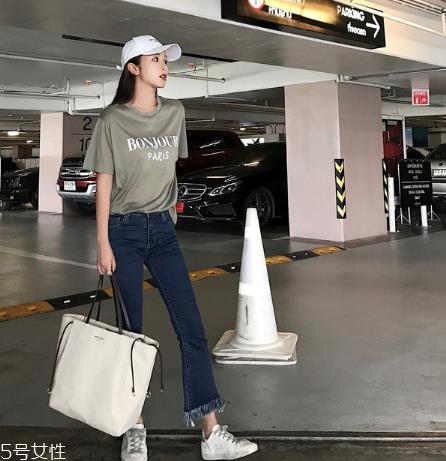 胖人适合穿牛仔裤吗？选对版型谁都可以穿