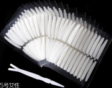 贴双眼皮贴眼睛肿了怎么办 眼部用品需谨慎
