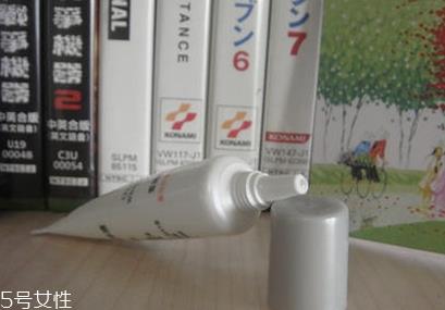 自然堂精华液的正确使用方法