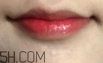 mac水红色口红好看吗？mac水红色试色
