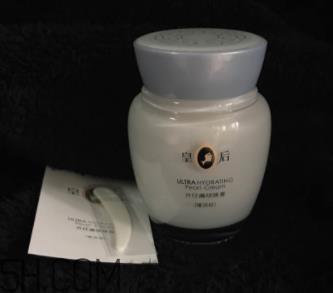片仔癀珍珠膏夏天能用吗？会不会很油？