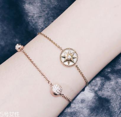 手链可以戴右手吗？手链能不能戴在右手
